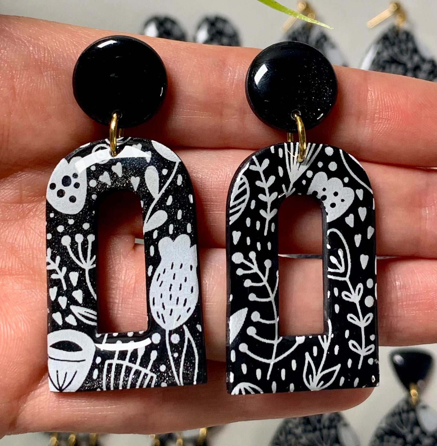 Z094 Black and white - Paulina