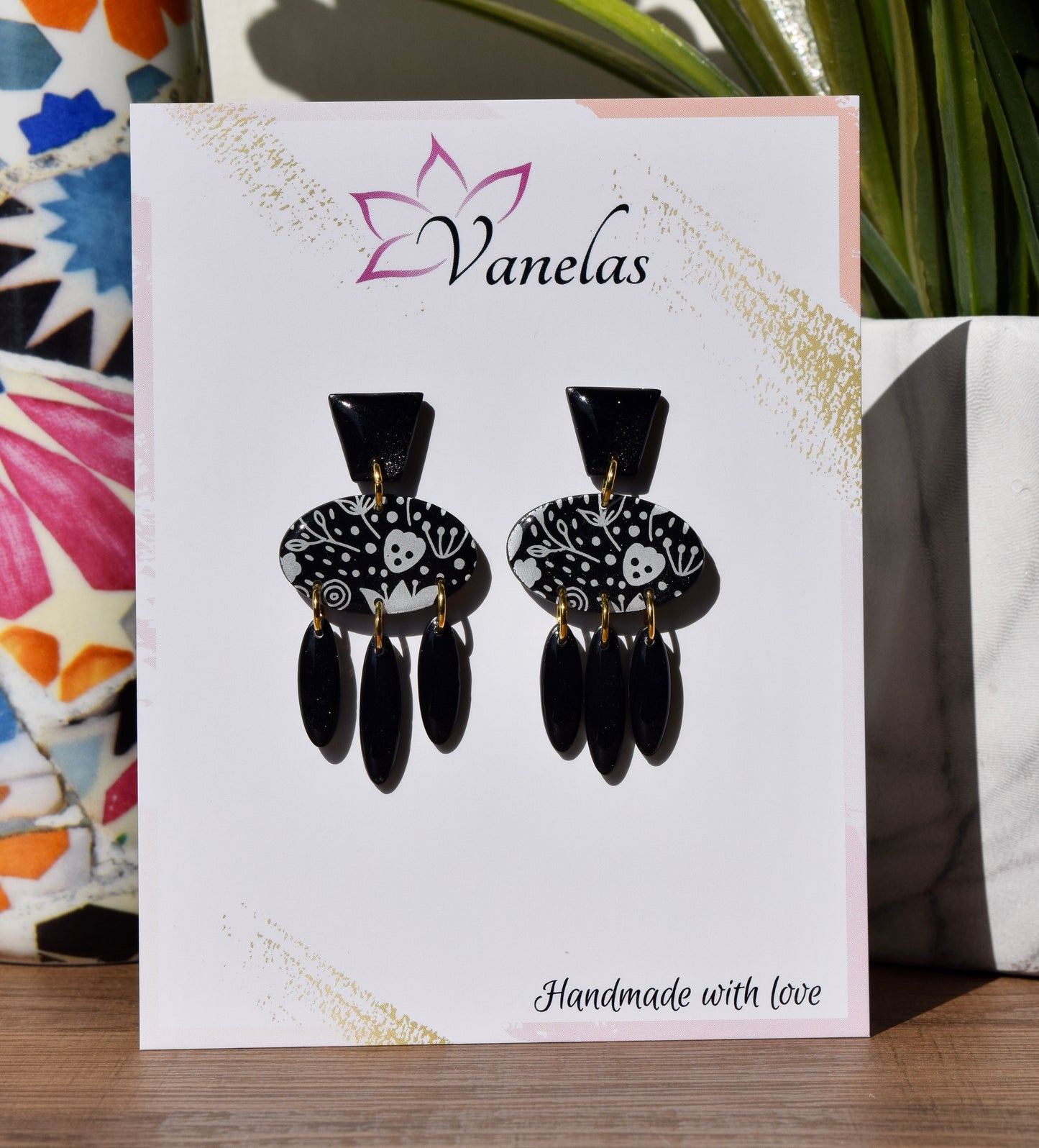 Z095 Black and White - Delilah